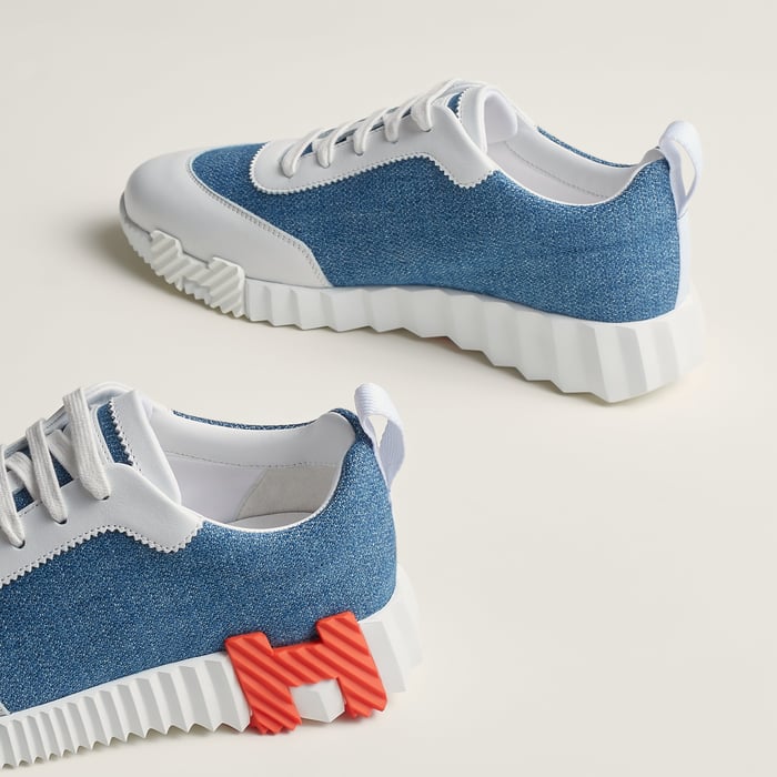 Bouncing Sneaker