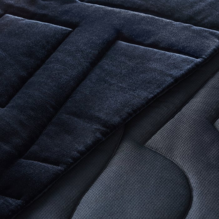 Bleu Noir Veloutee Matelassee Stole