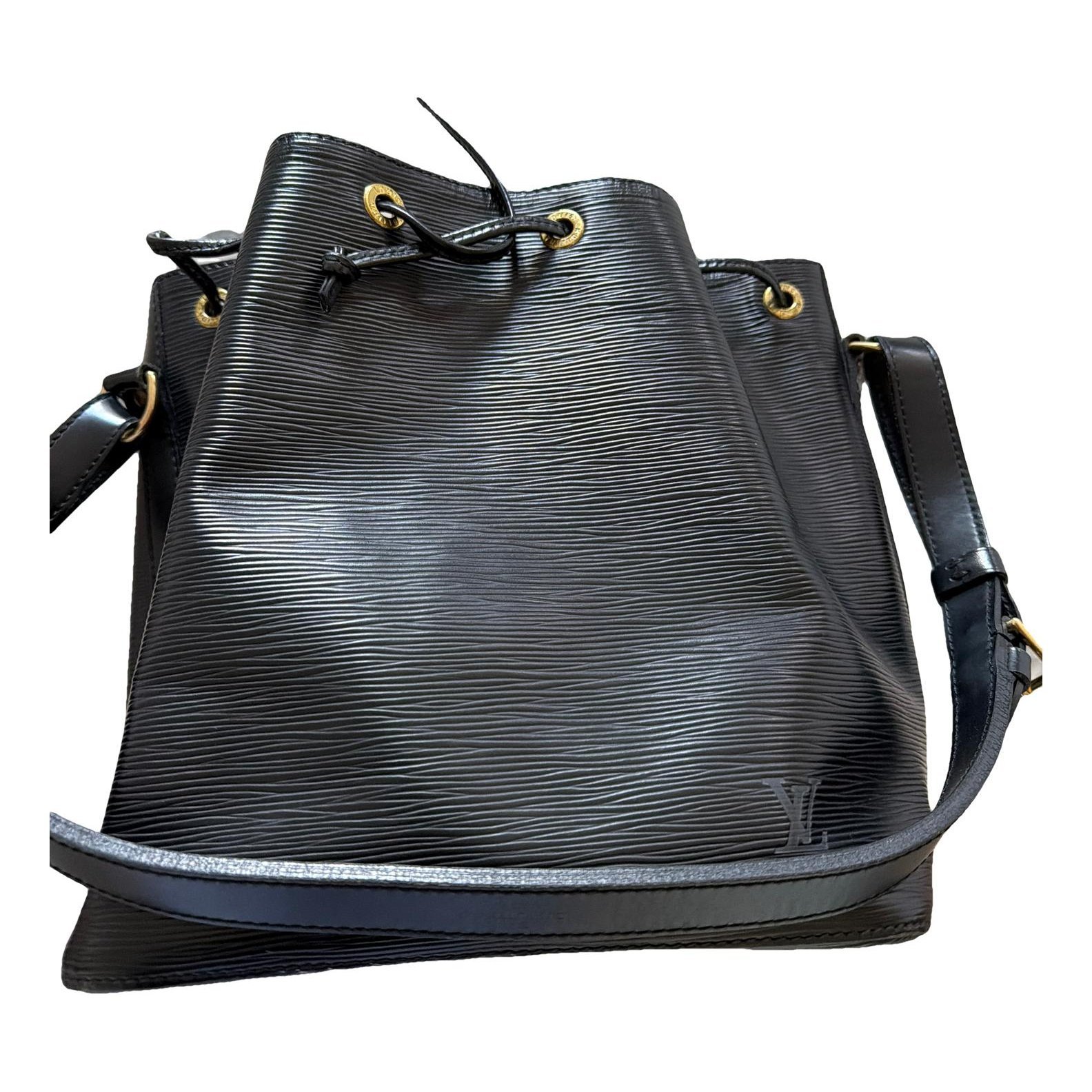 Noé leather handbag