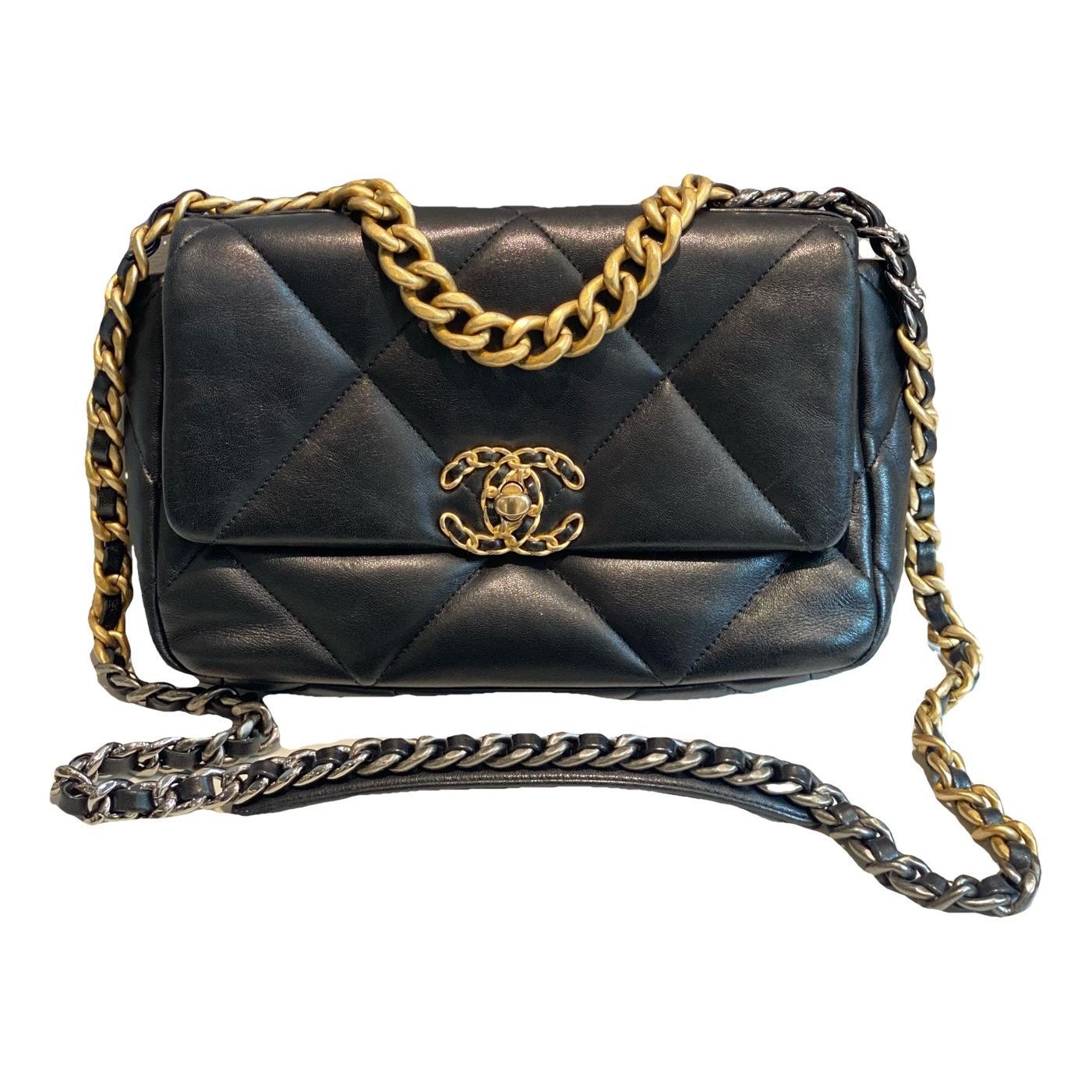 Chanel 19 leather handbag