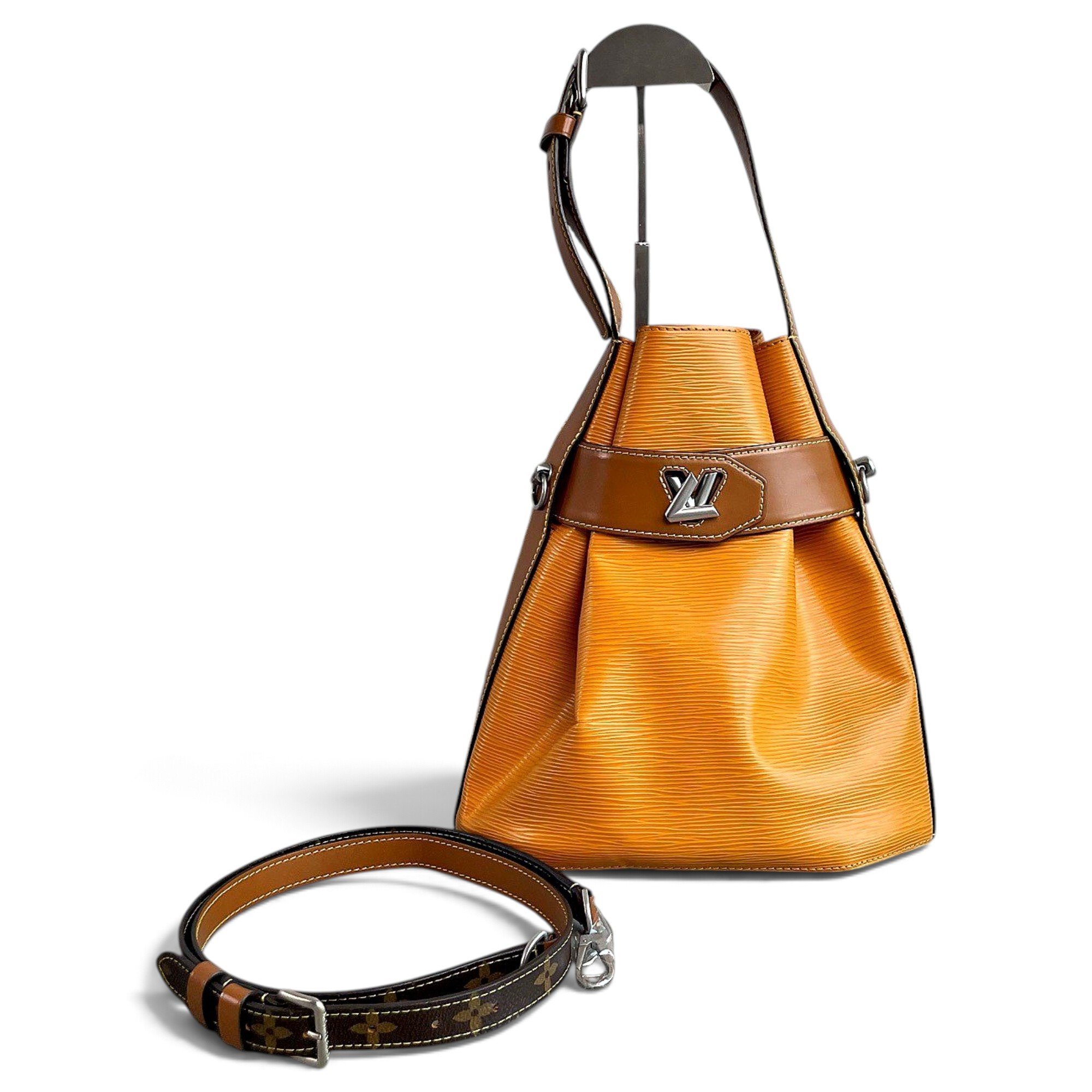 Twist Bucket Vintage leather handbag