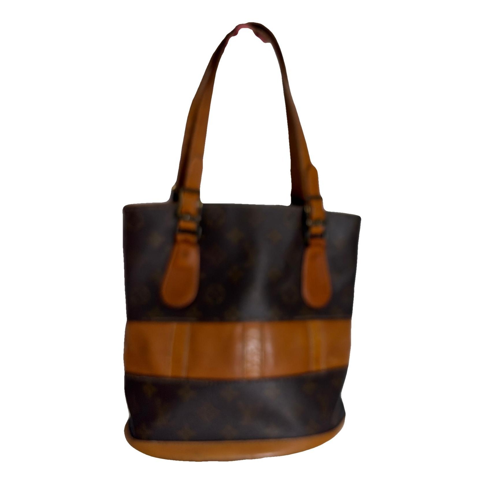 Bucket leather handbag