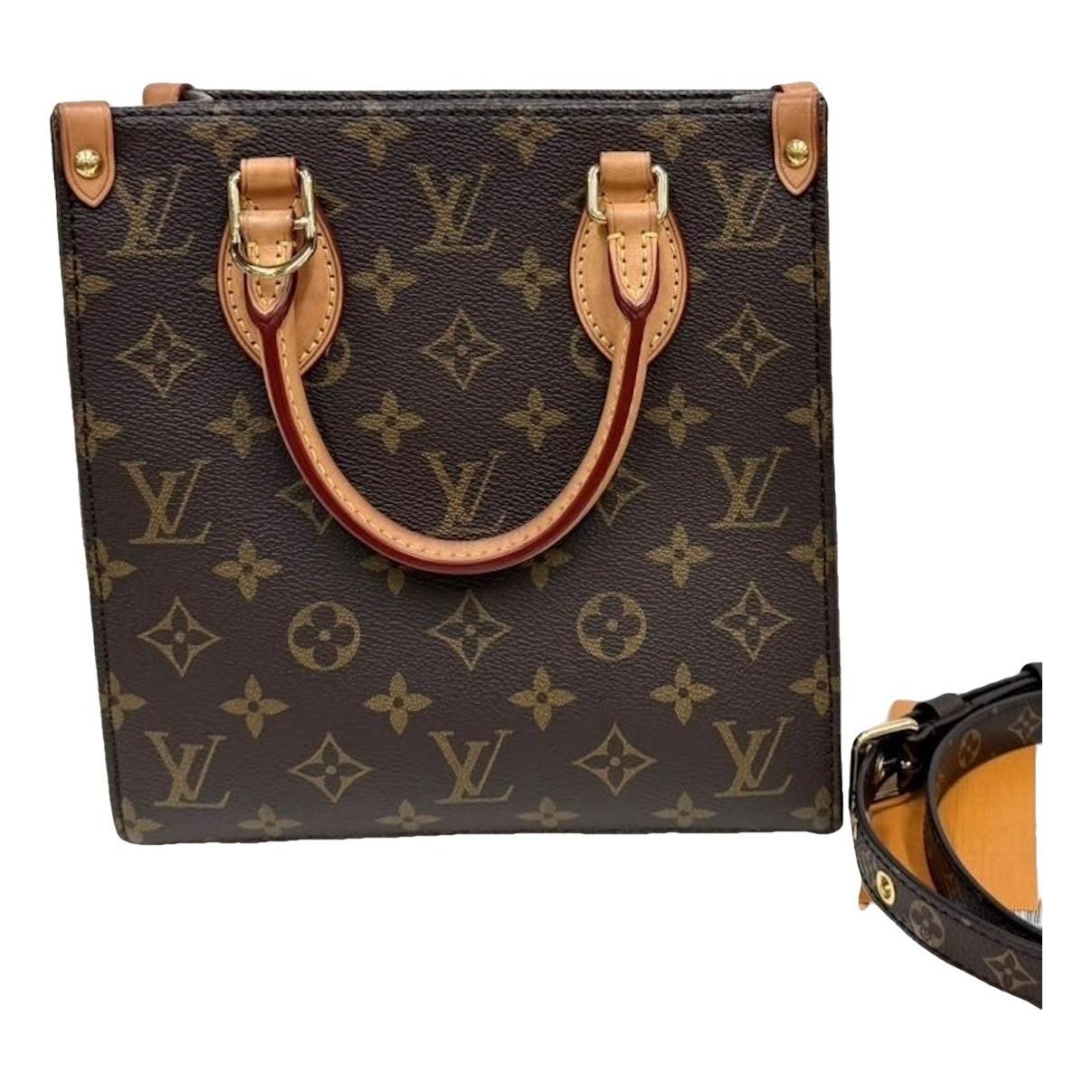 Plat leather handbag
