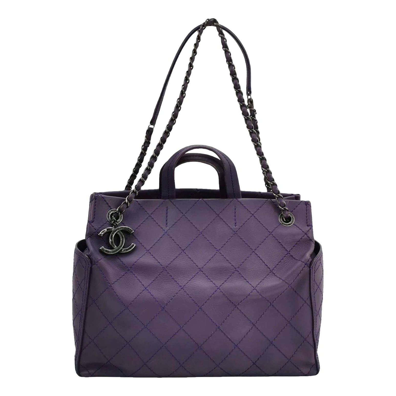 Timeless Classique Top Handle leather handbag