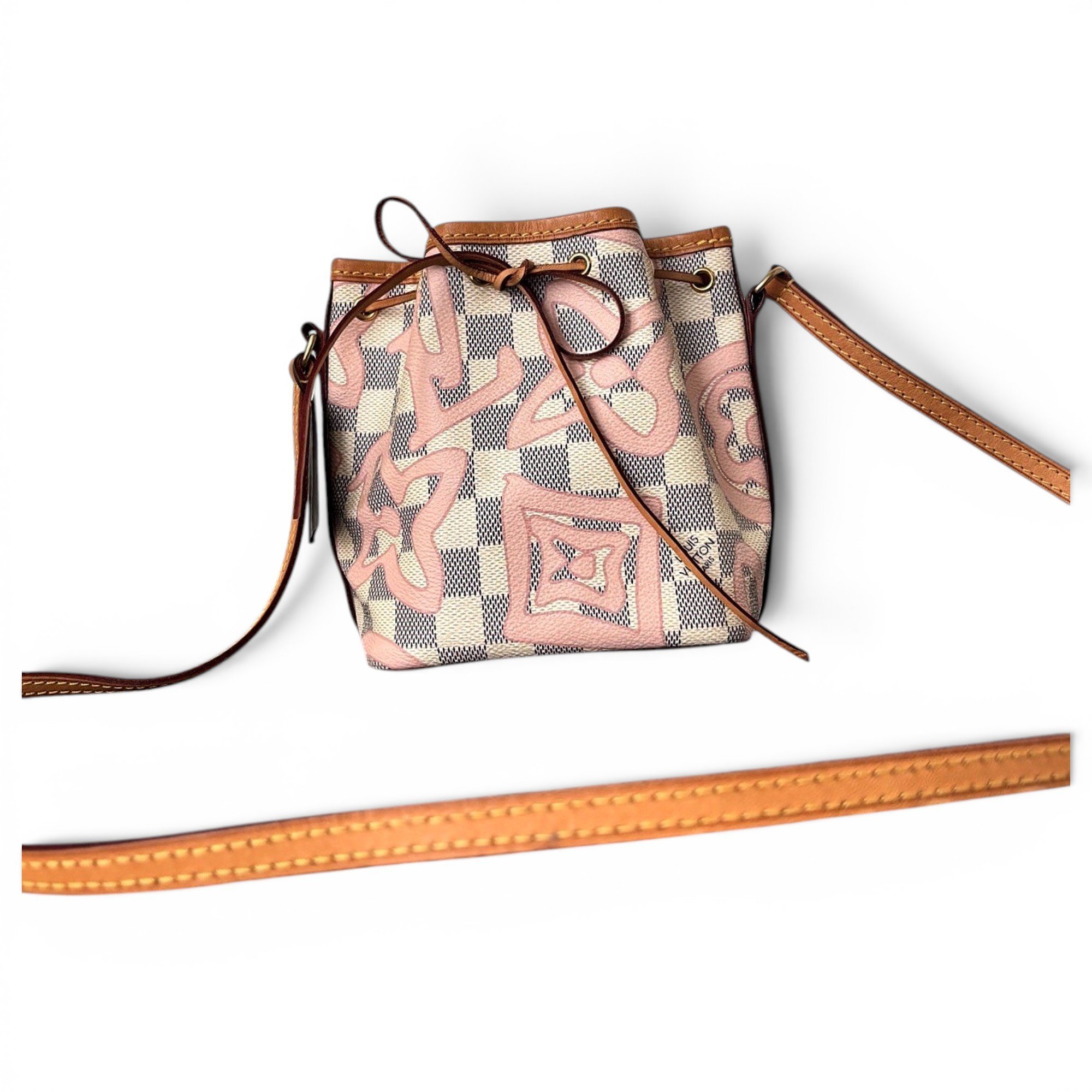 Nano Noé leather handbag