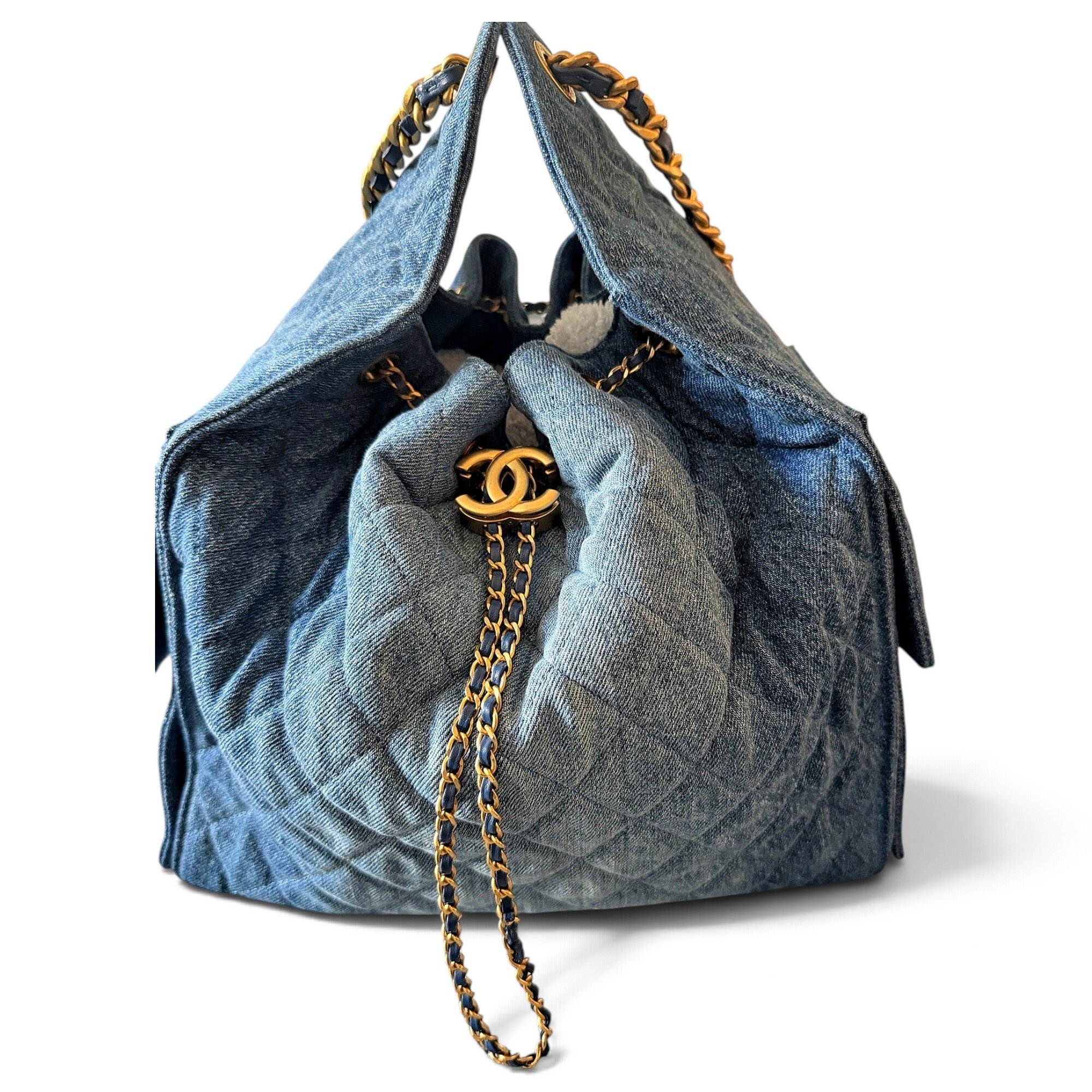 Chanel 25 handbag