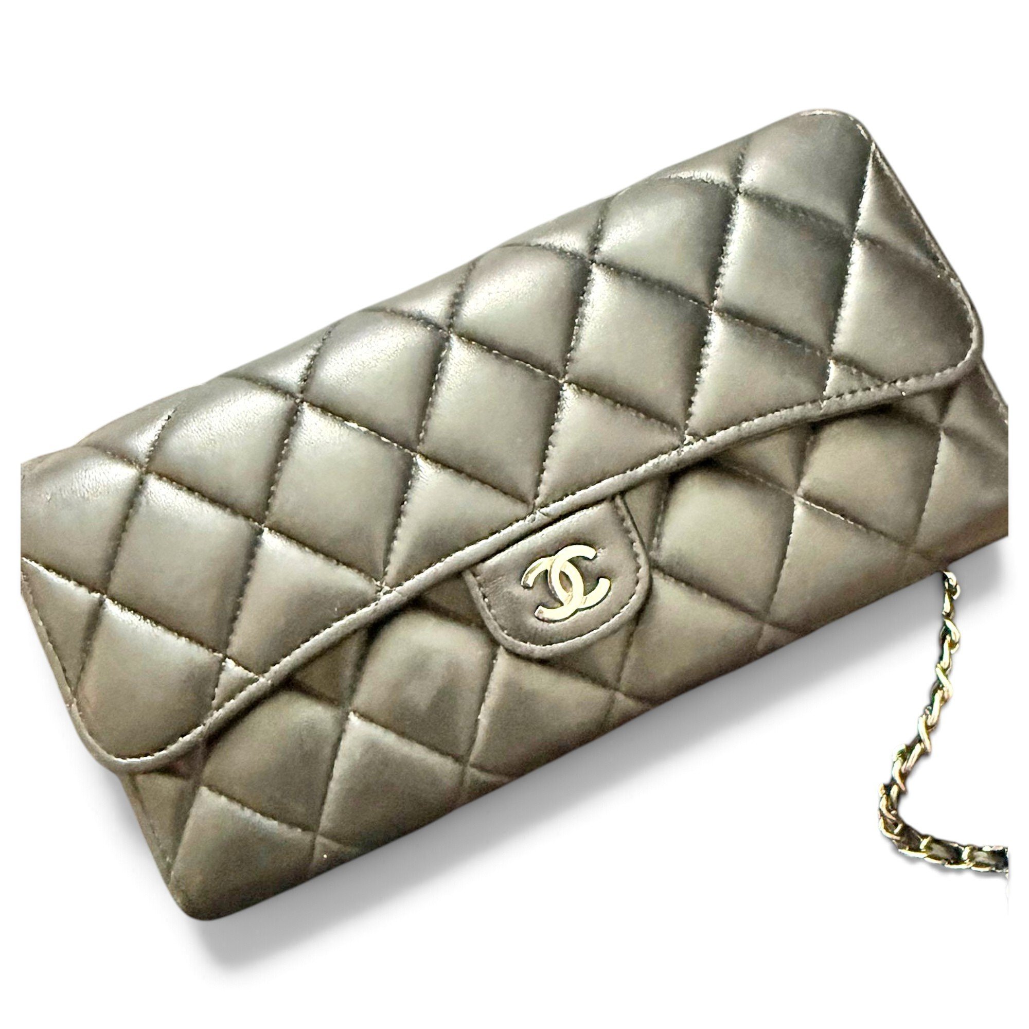 Wallet On Chain leather crossbody bag