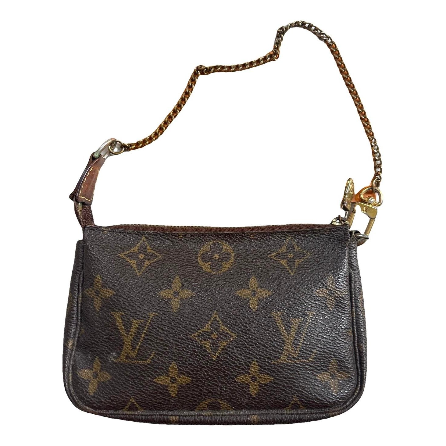Pochette Accessoire leather handbag