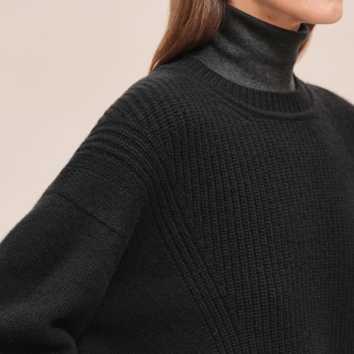 Noir Cashmere Long-sleeve Sweater