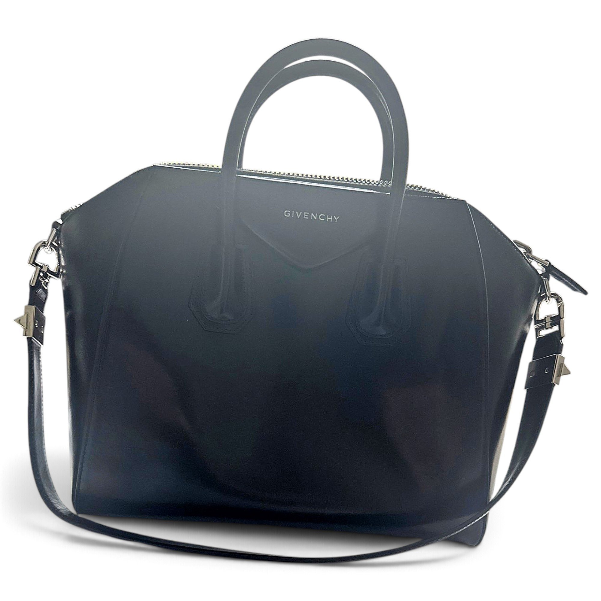 Antigona leather handbag