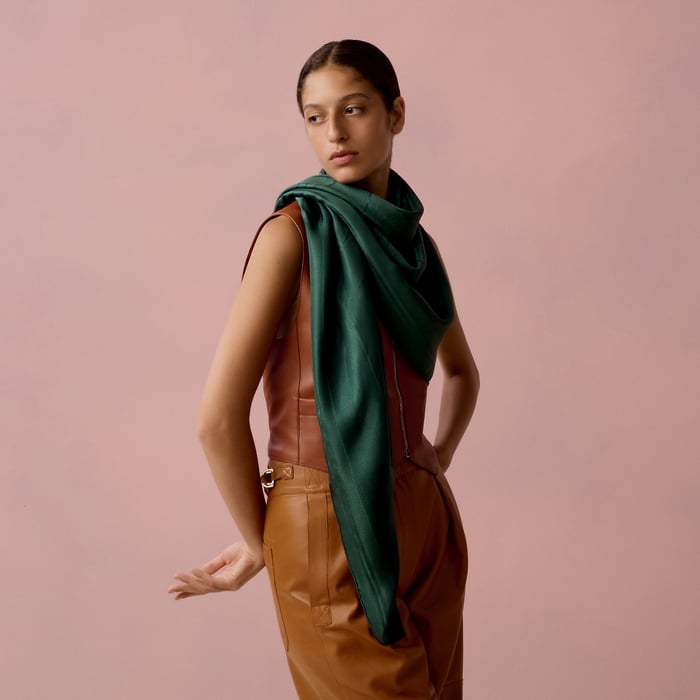 Vert Émeraude Eperon d'Or Scarf 135