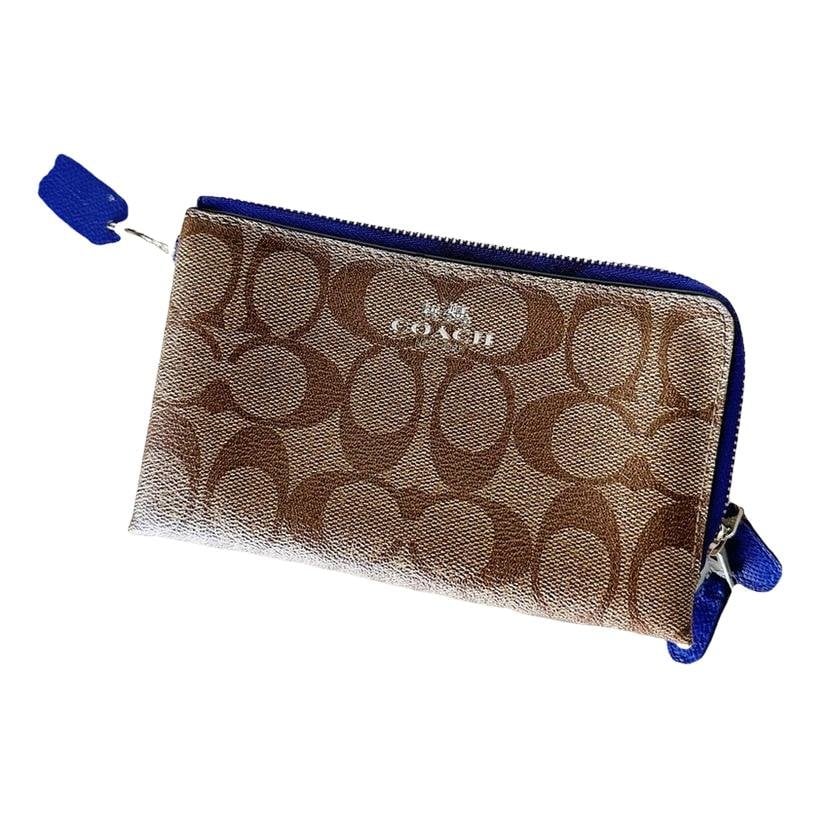 Leather clutch bag