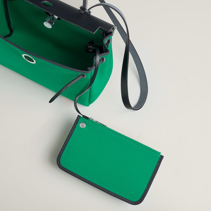 Herbag Zip 31漆面手提包
