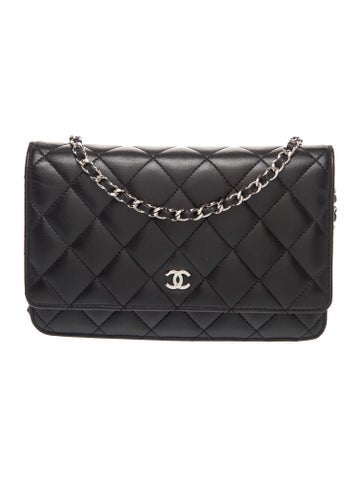 Classic Quilted Wallet On Chain