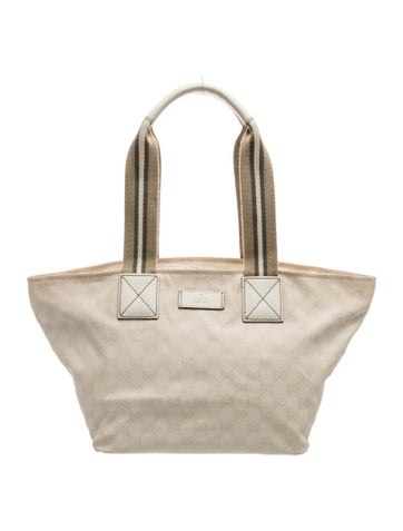 GG Canvas Shoulder Bag