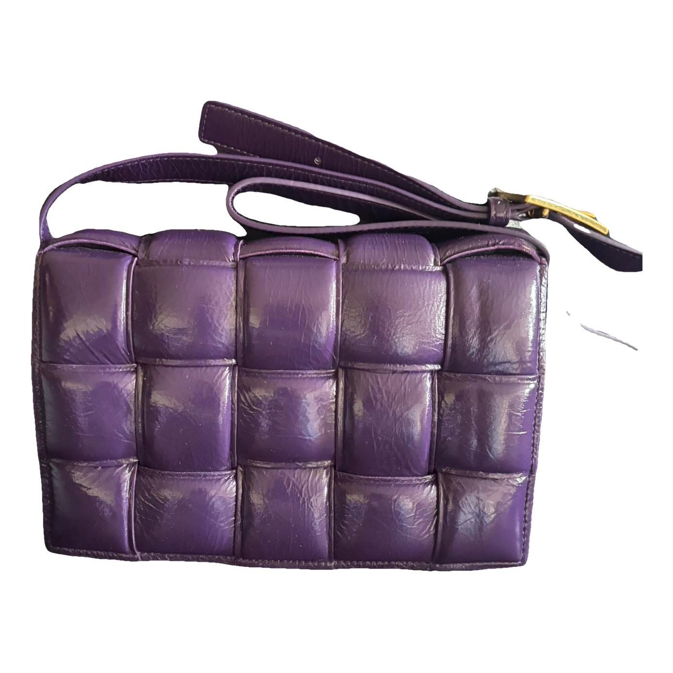 Cassette patent leather crossbody bag
