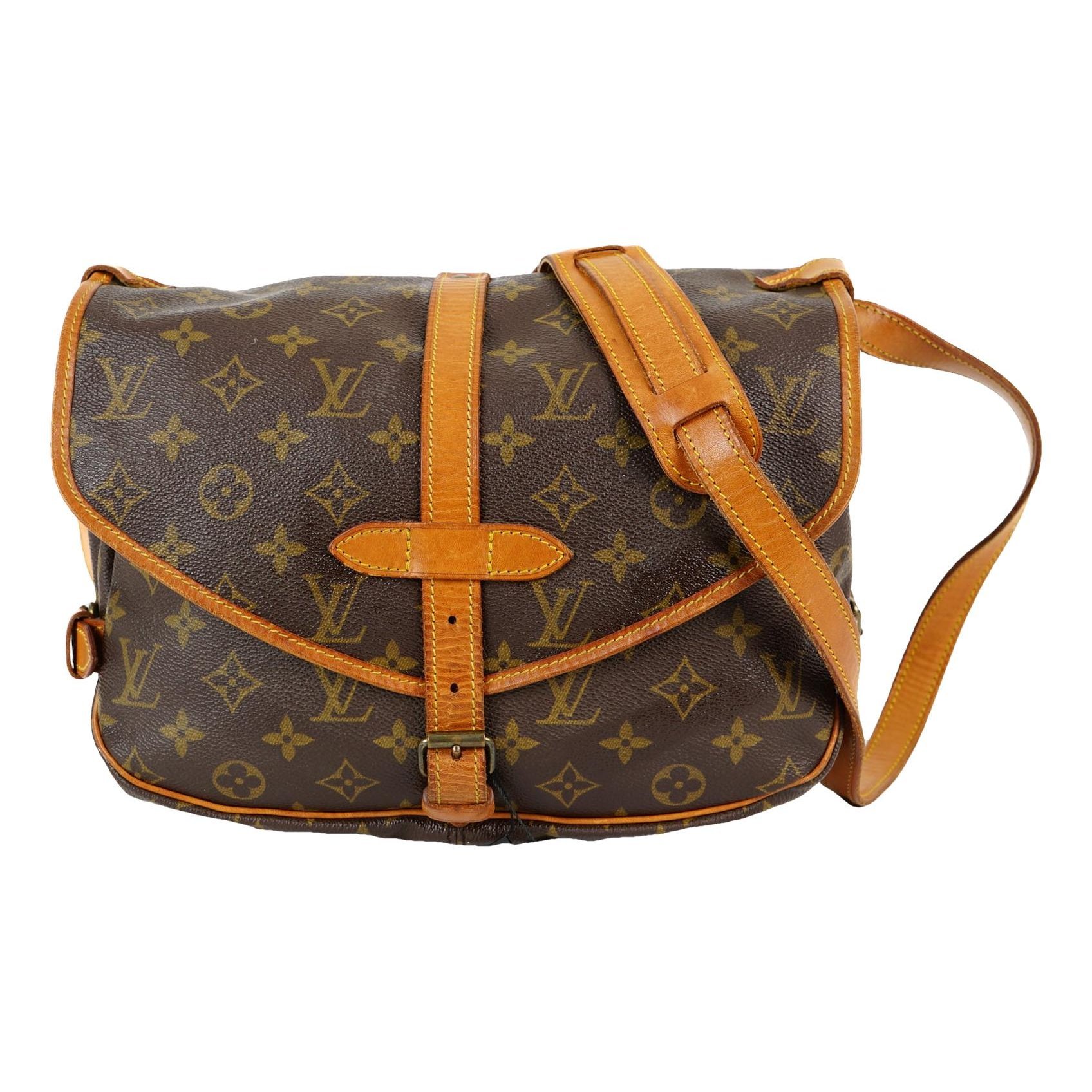 Saumur leather crossbody bag