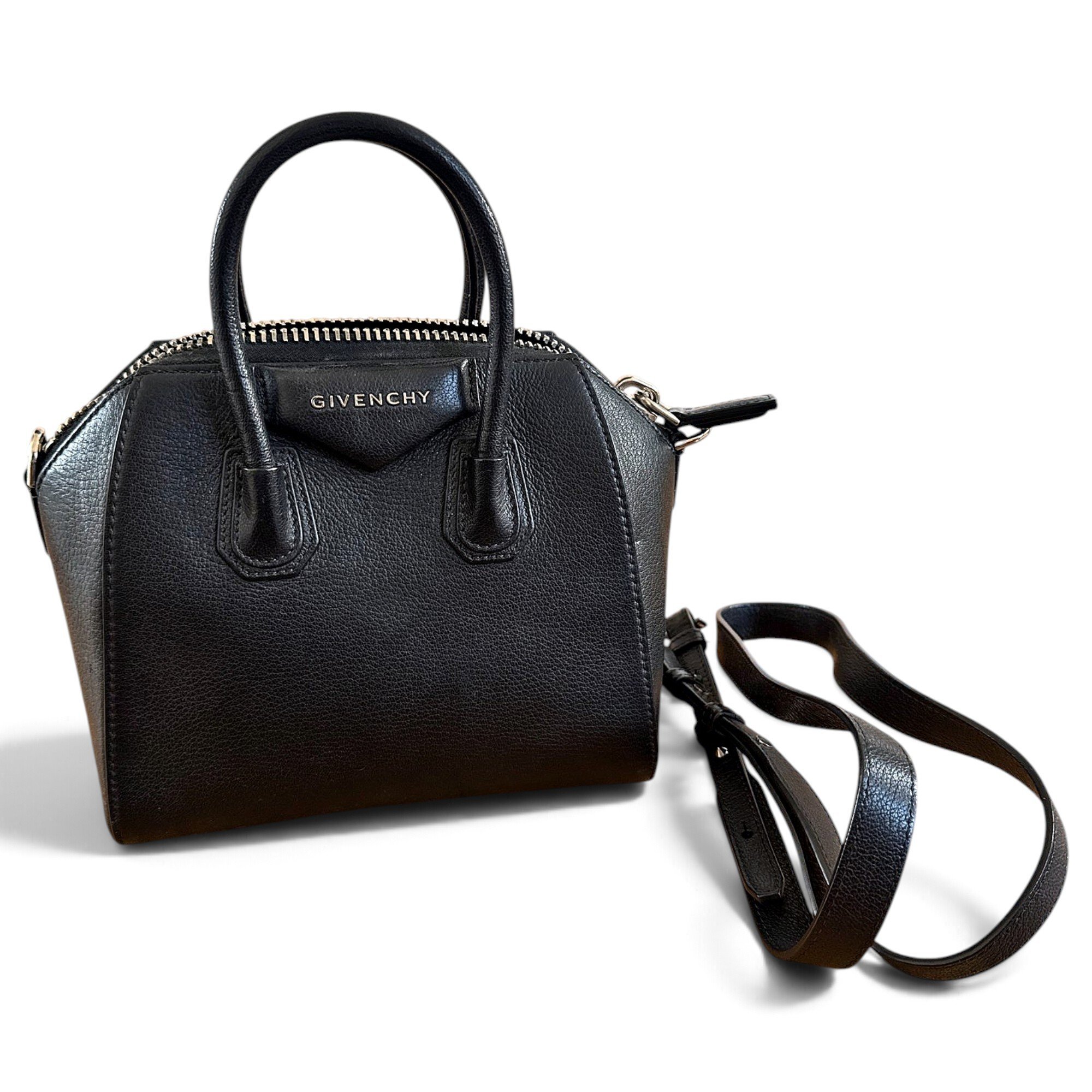 Antigona leather handbag