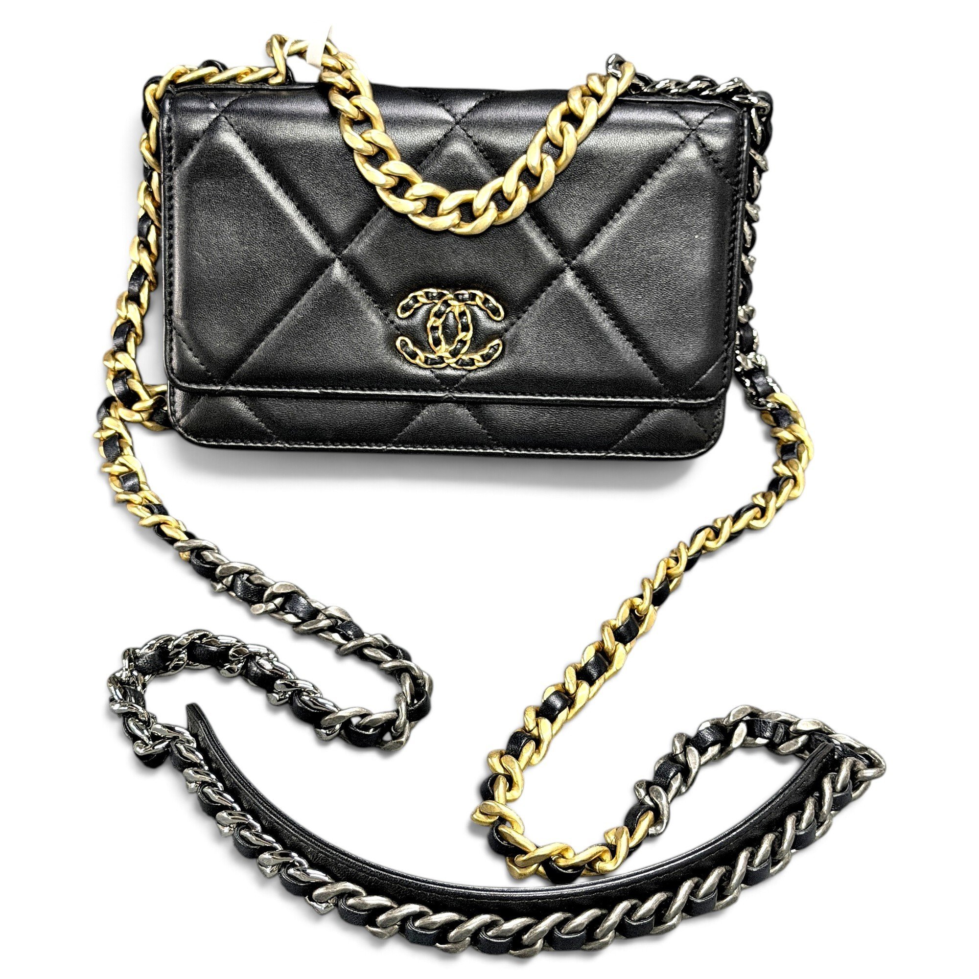 Wallet On Chain Chanel 19 leather crossbody bag