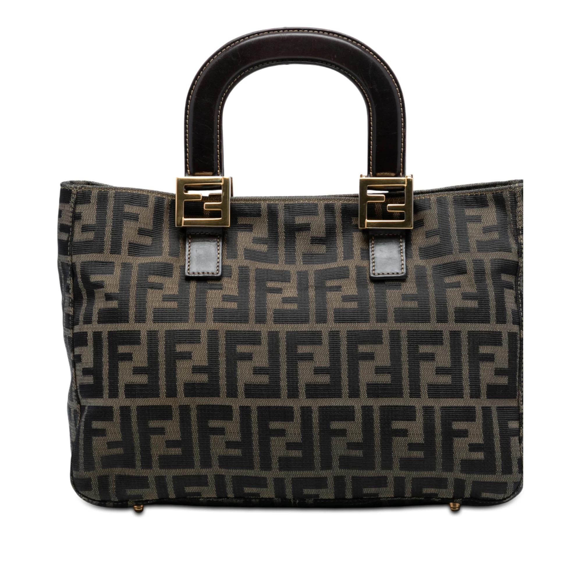 Pocket leather tote