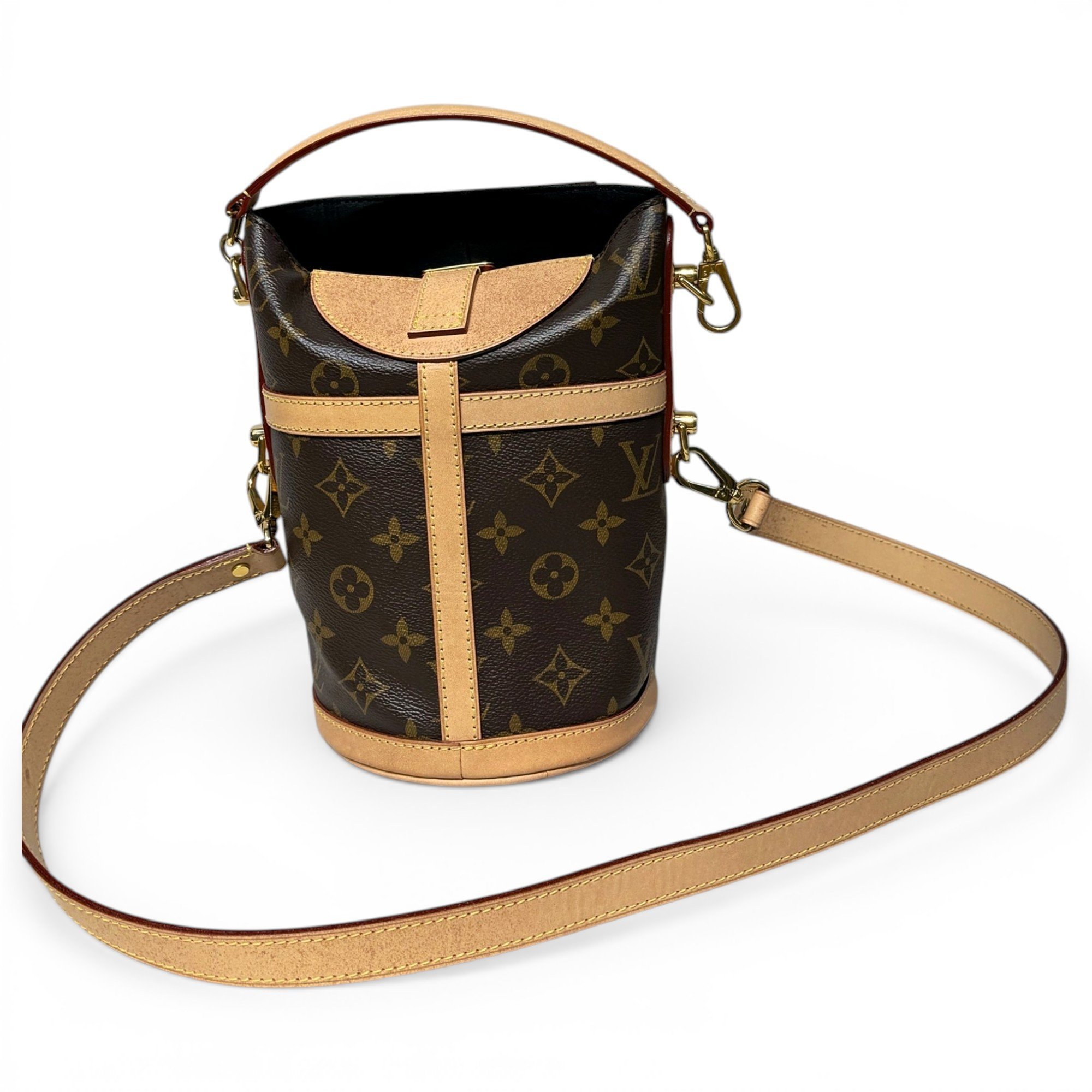 Duffle leather handbag