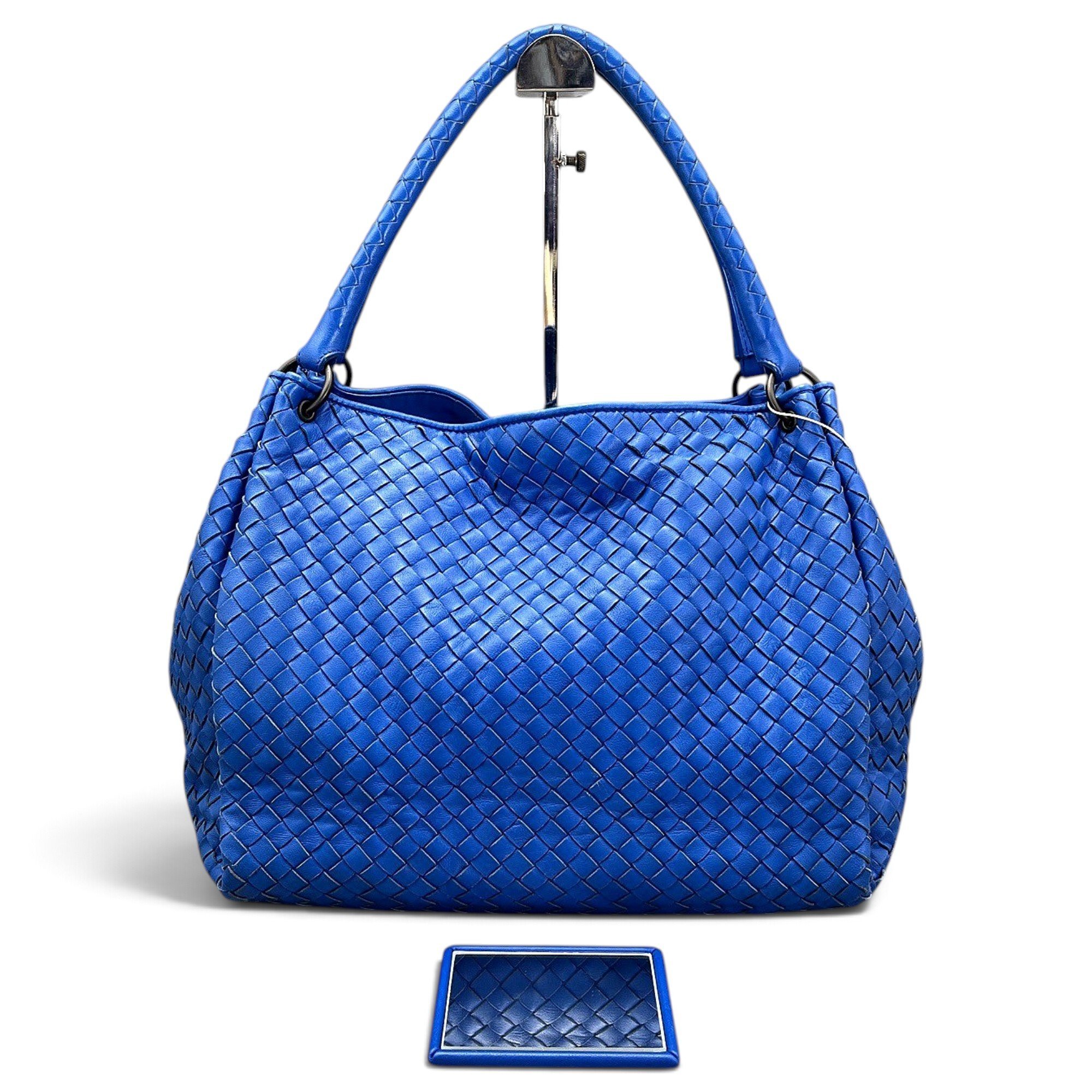 Veneta leather handbag