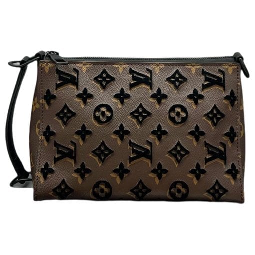 Triangle leather handbag
