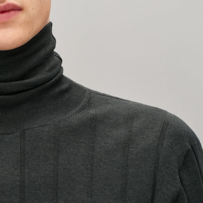 Anthracite "Cotes Et Maillons" Turtleneck Sweater