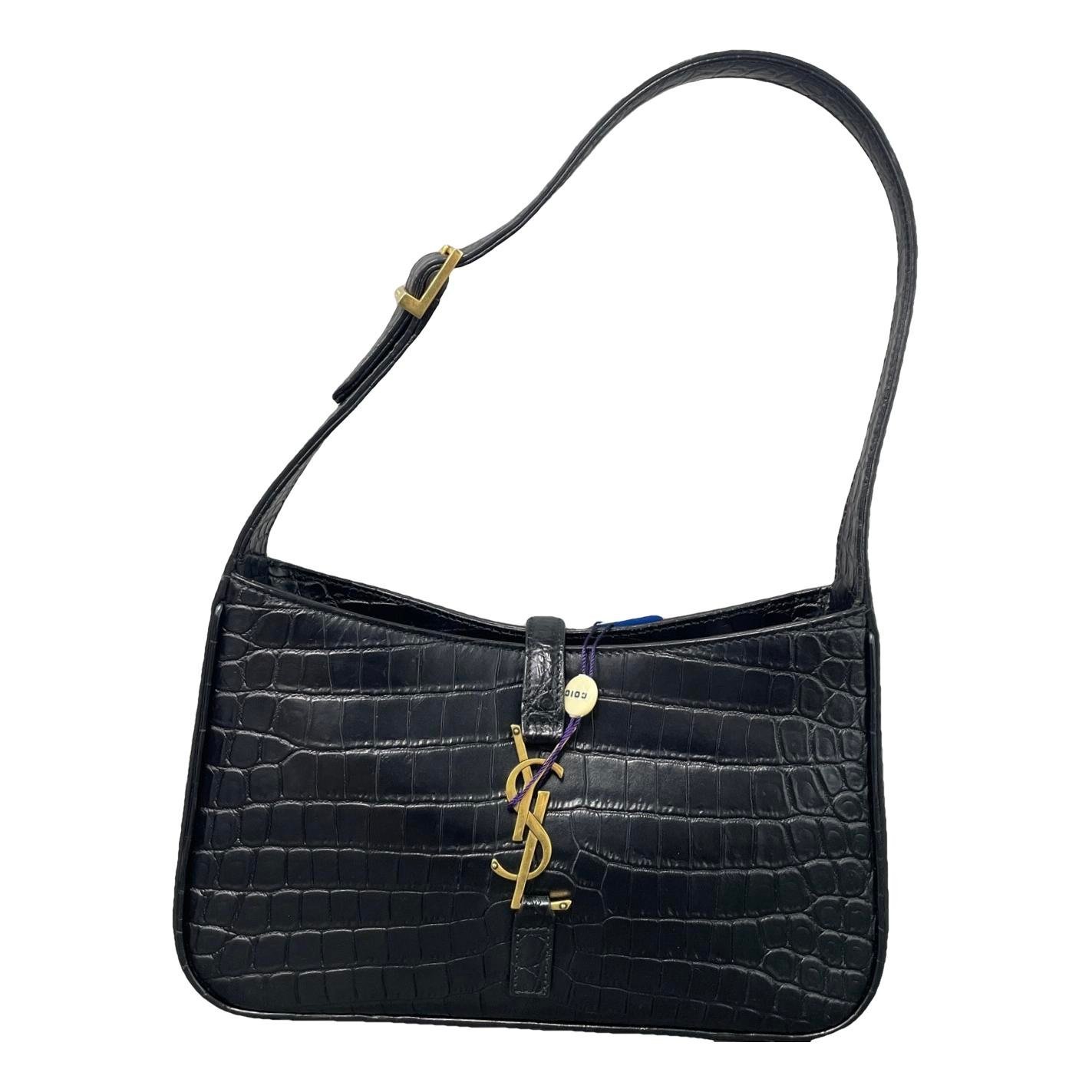 Le 5 à 7 leather handbag