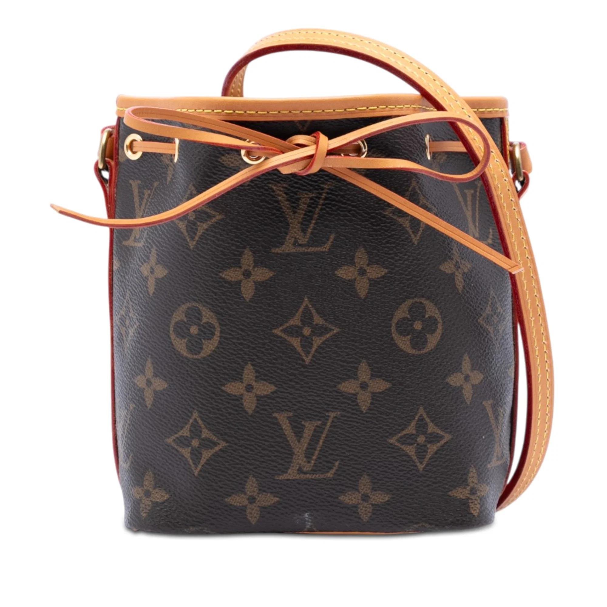 Nano Noé leather handbag