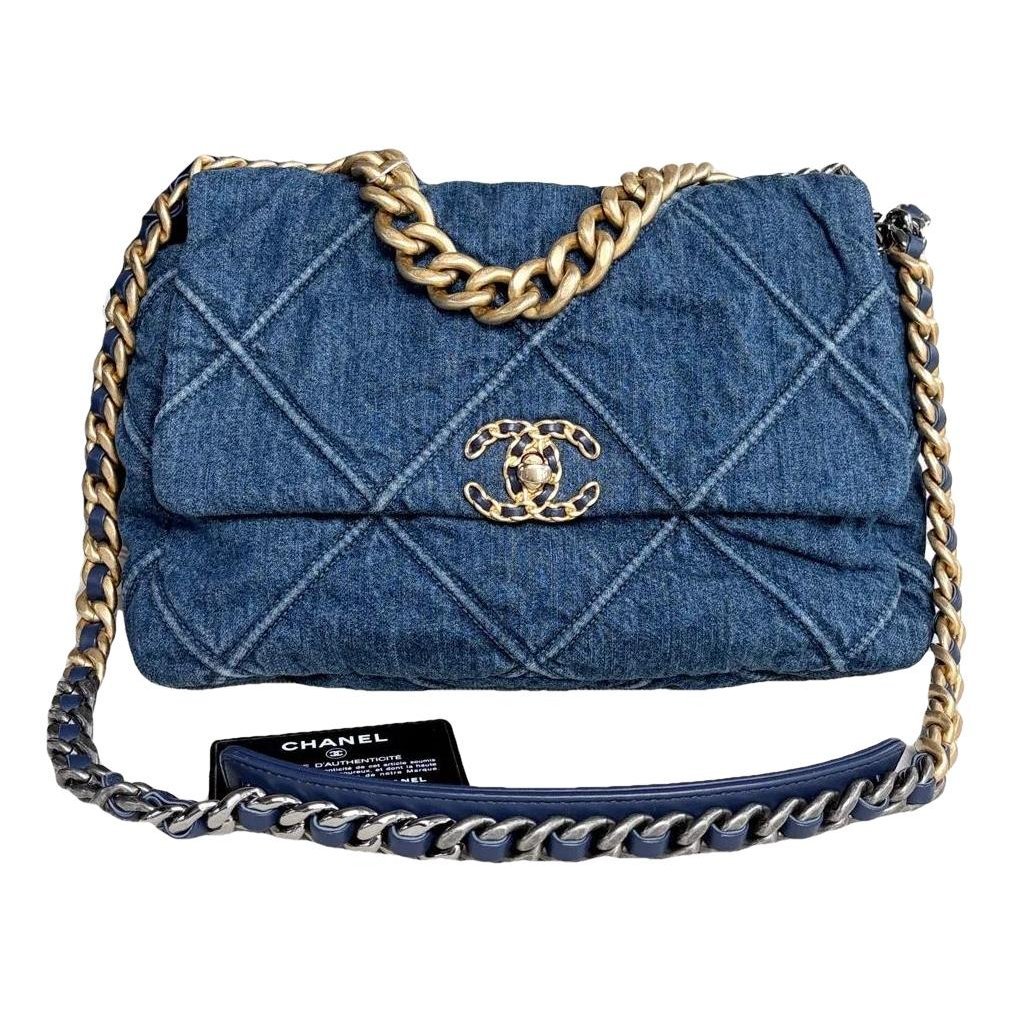 Chanel 19 mini bag