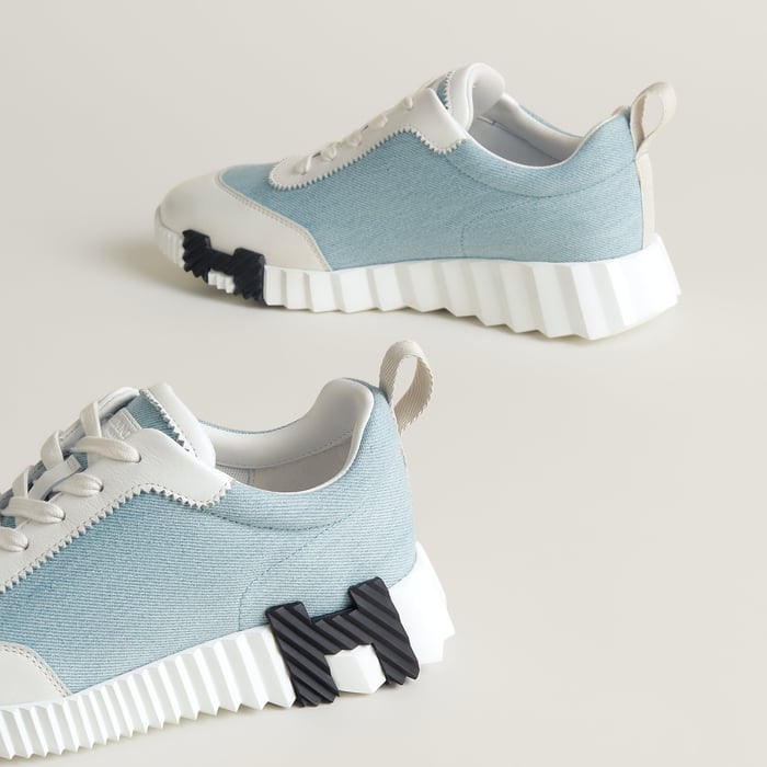 Bouncing Sneaker