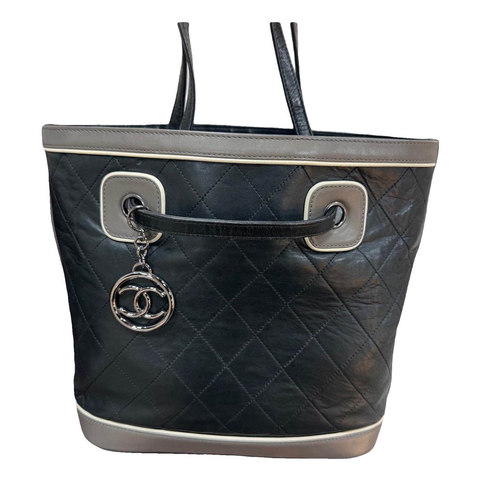 All About Chains leather crossbody bag