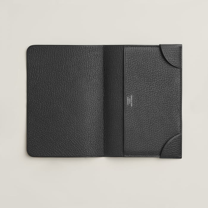 Noir Coins De Malle Passport Holder