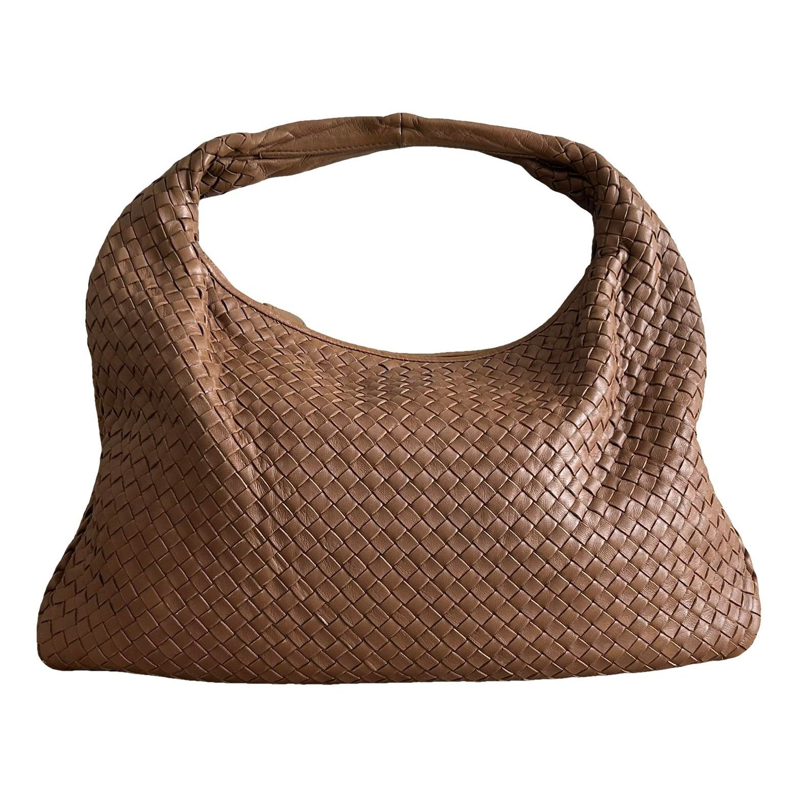 Veneta leather handbag