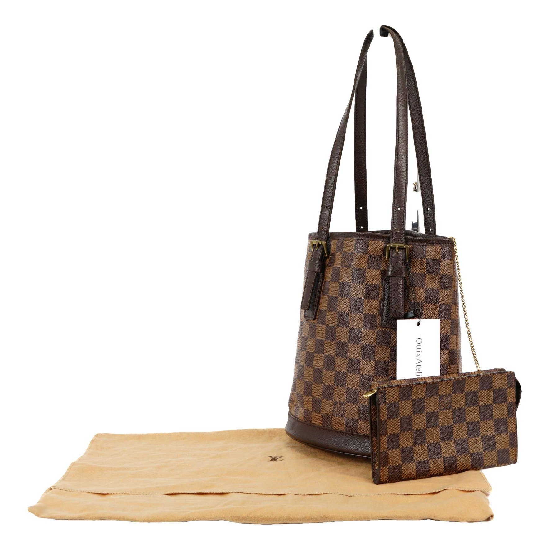 Bucket leather handbag