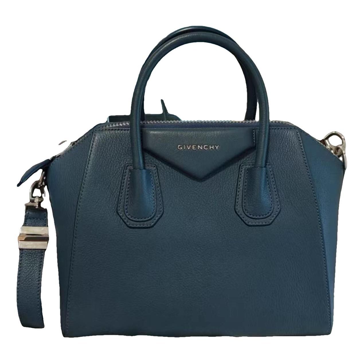Givenchy Antigona leather tote