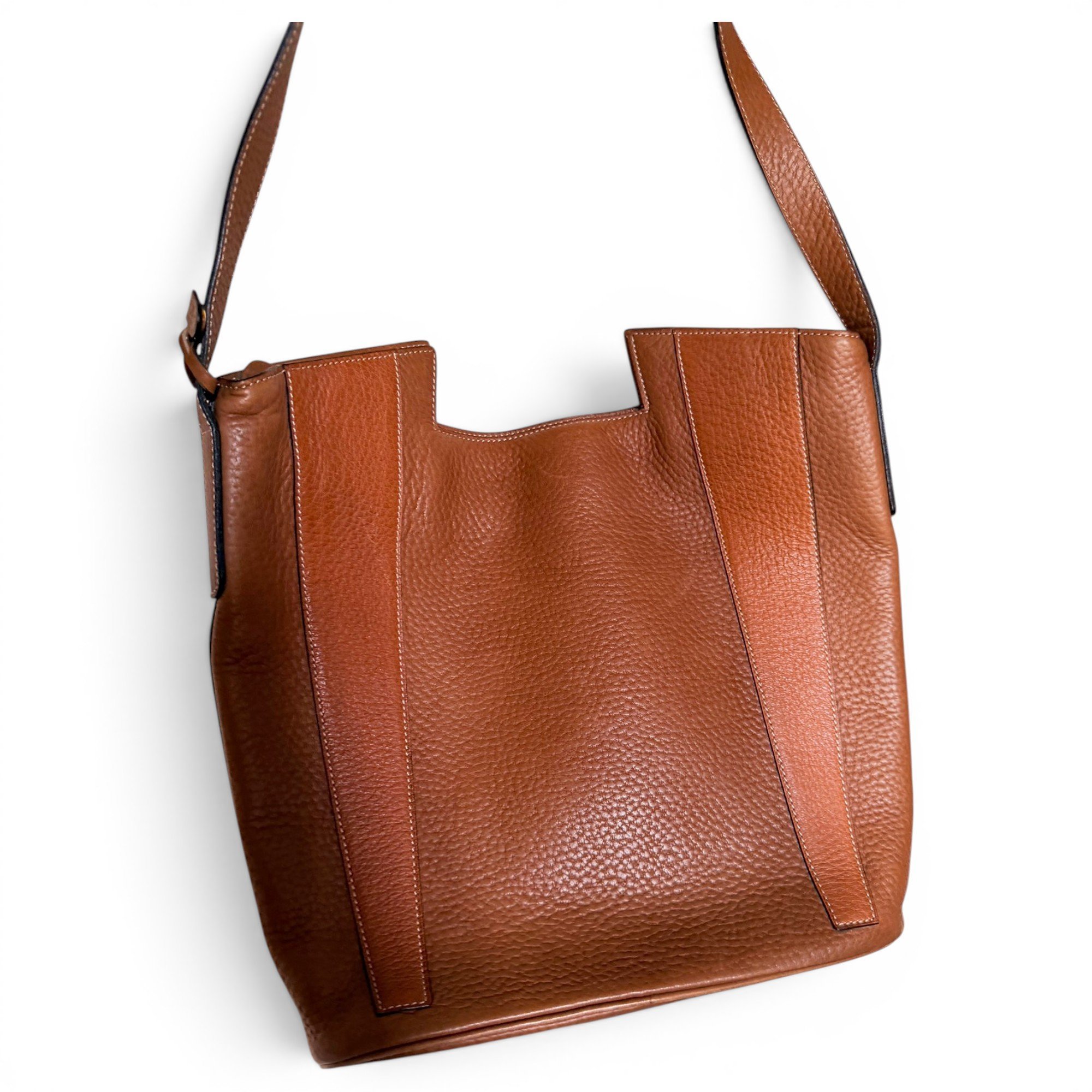 Pin leather handbag