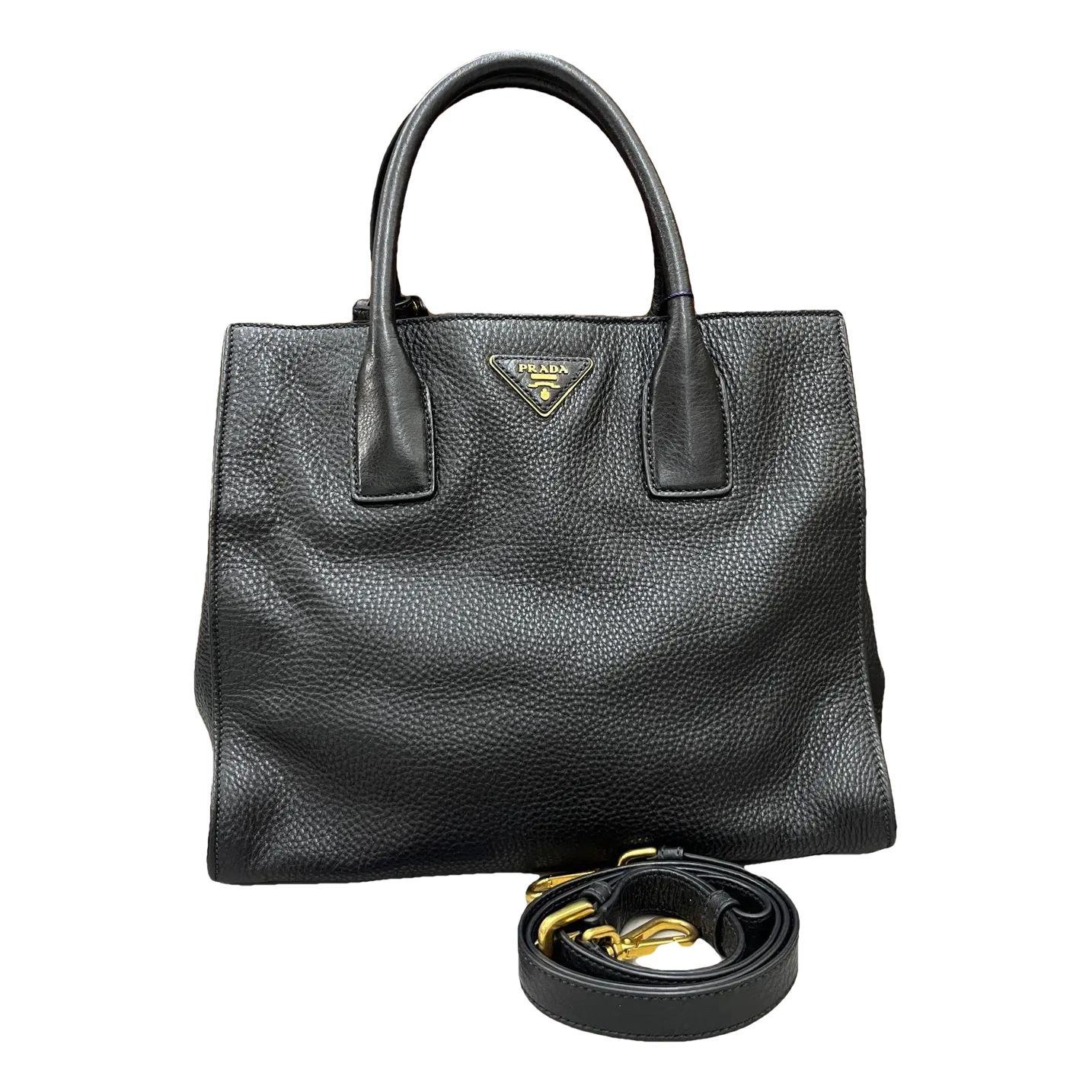 Monochrome leather handbag