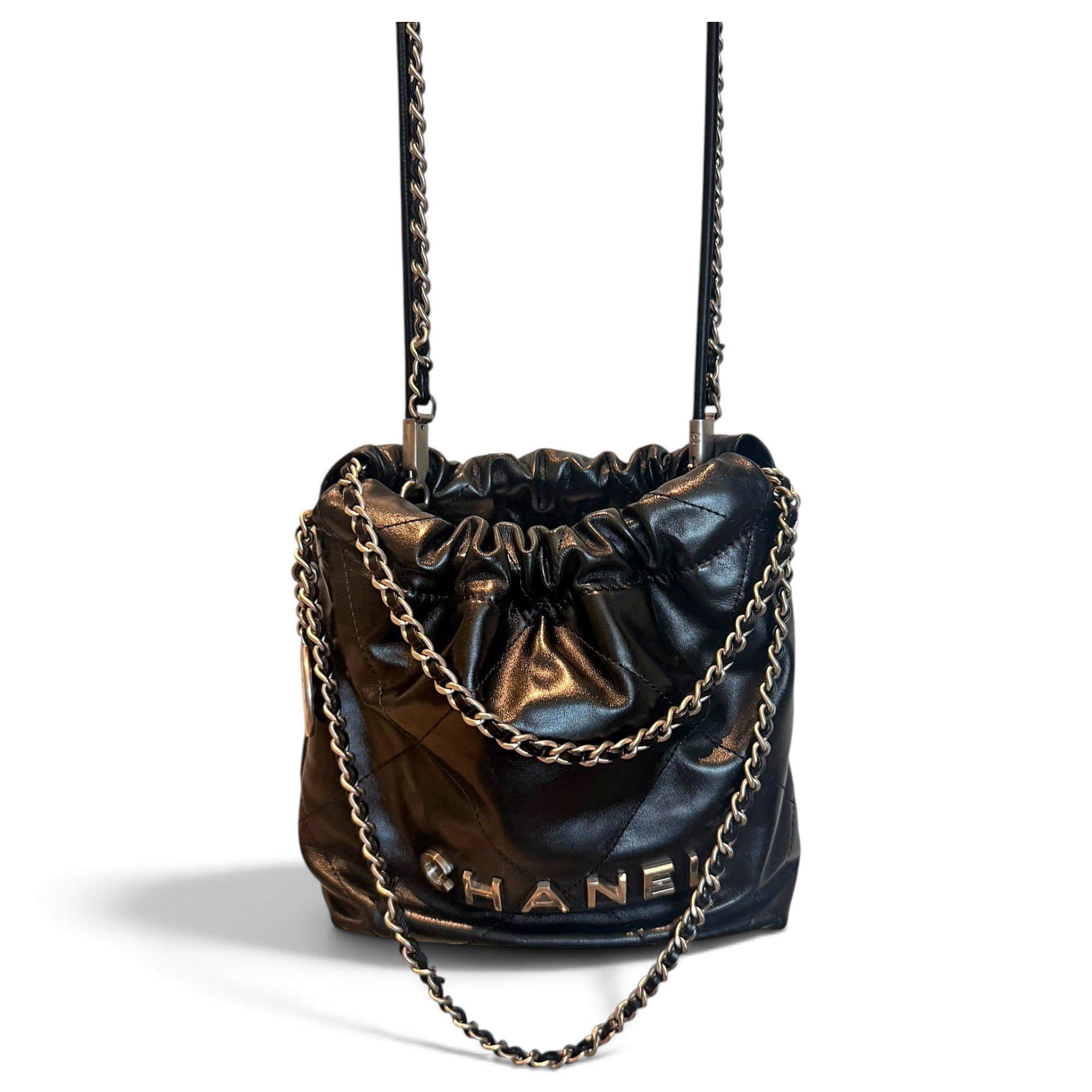 Chanel 22 leather handbag