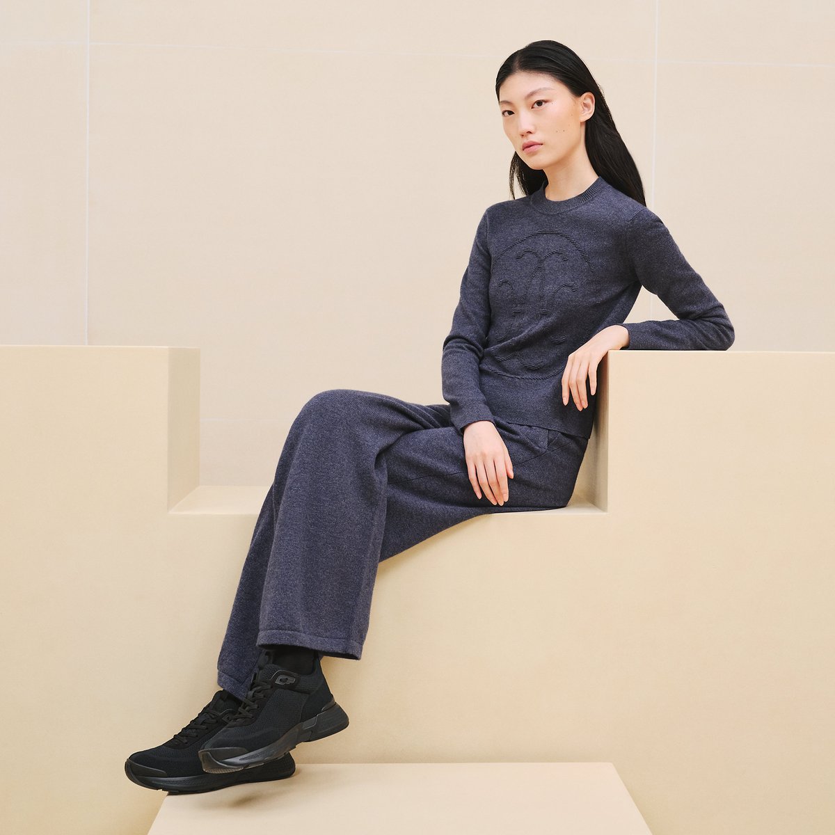 Violet Améthyste Cashmere "H Lift" Long-sleeve Sweater