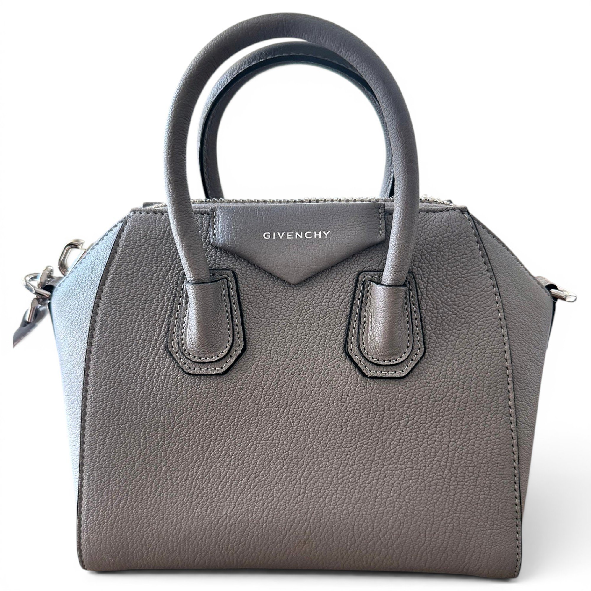 Antigona leather handbag