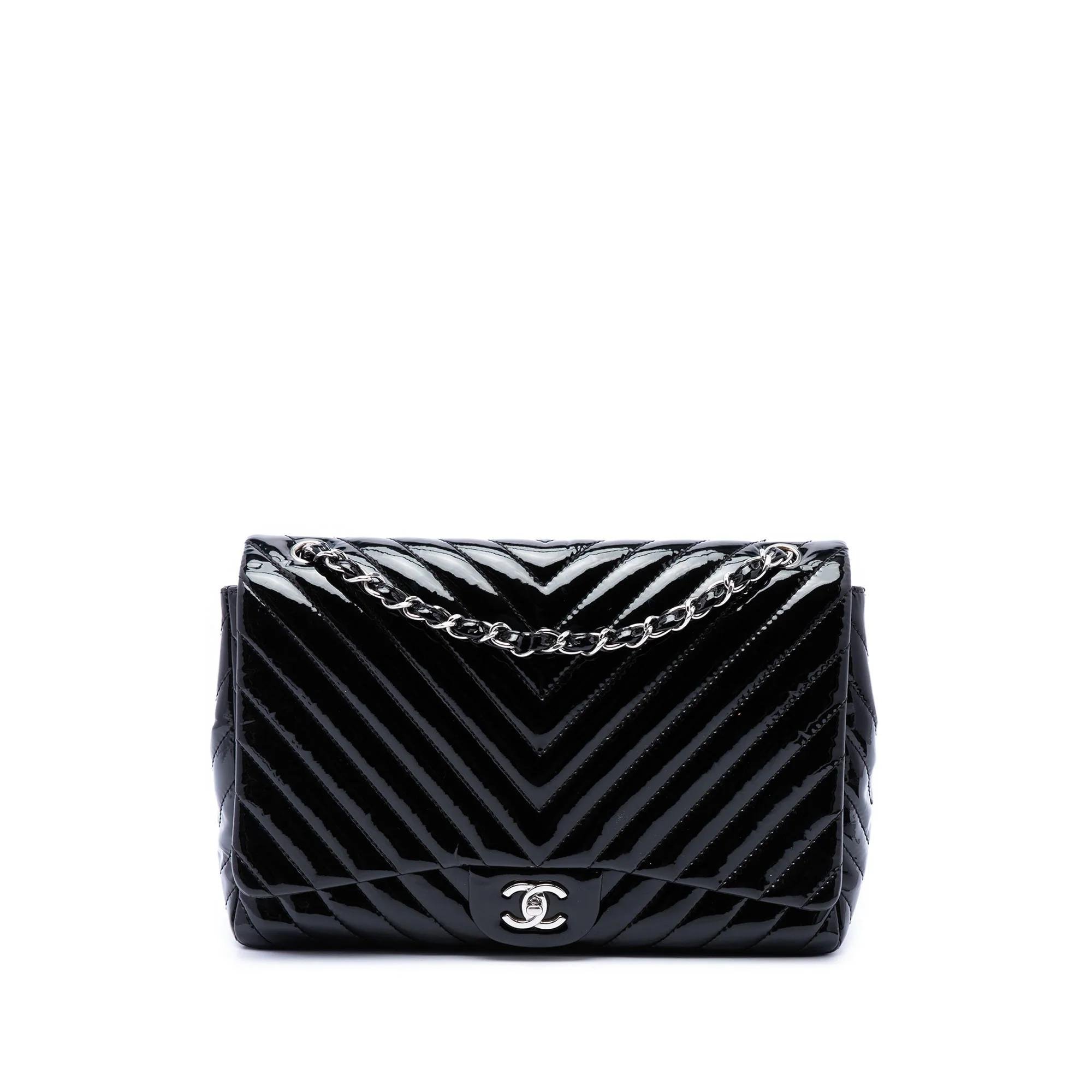 Chanel Timeless/Classique patent leather handbag