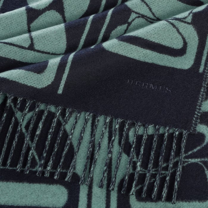 Clic, c'Est Noue Scarf