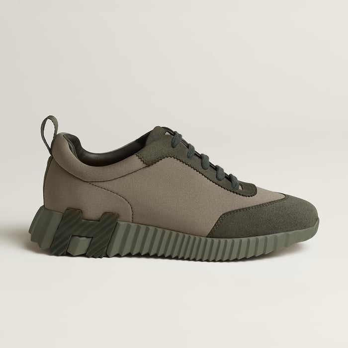 Bouncing Sneaker