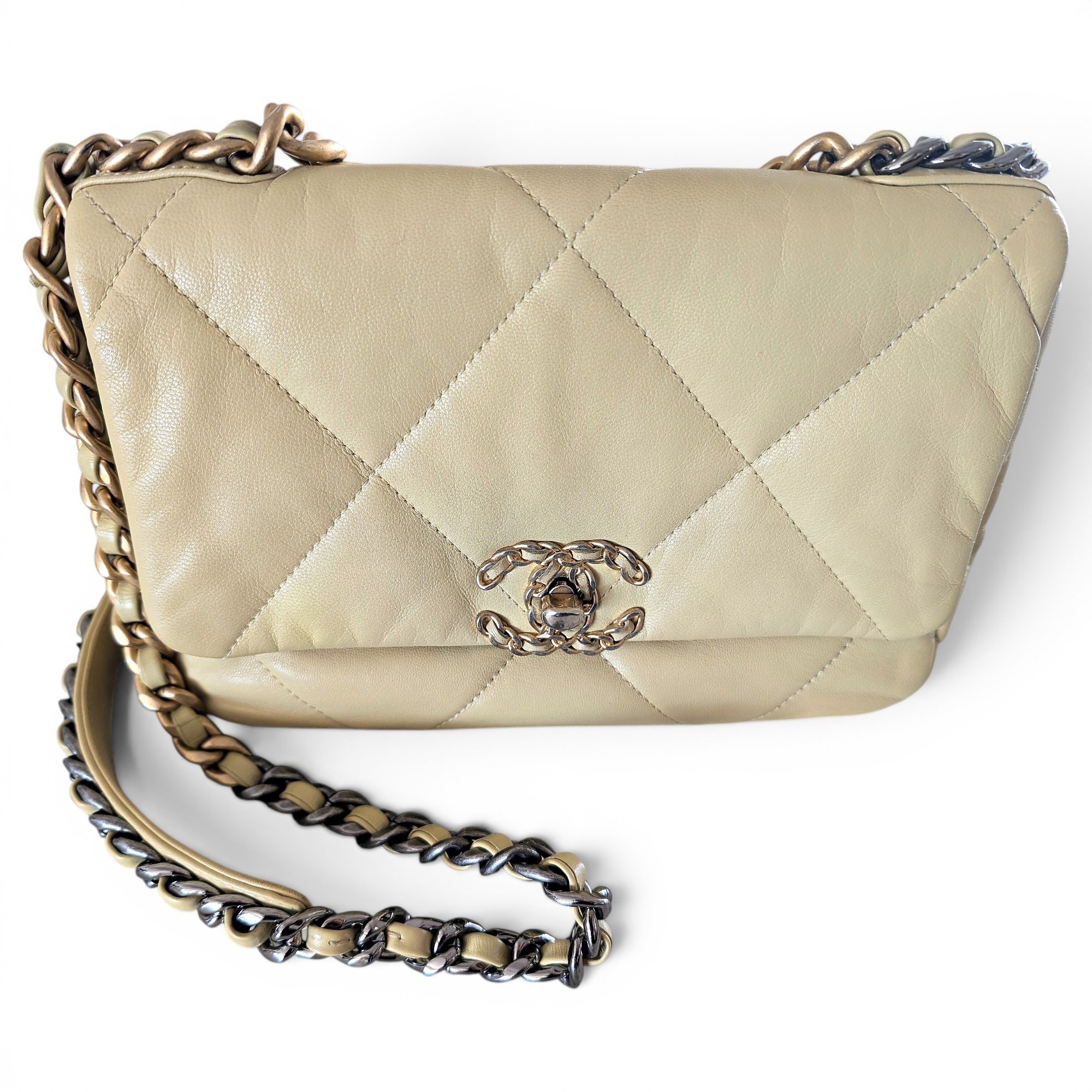 Chanel 19 leather handbag