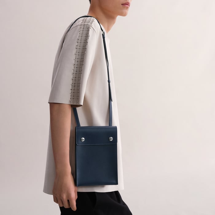 Bleu Abysse Hermèsnap Vertical to Go Pouch