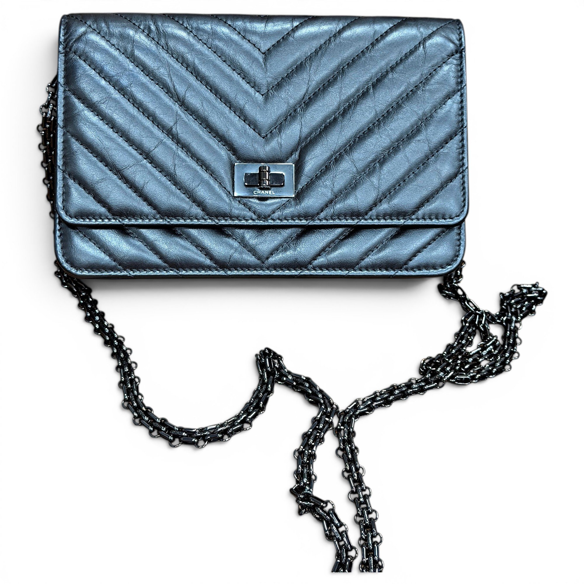 Wallet On Chain 2.55 leather crossbody bag