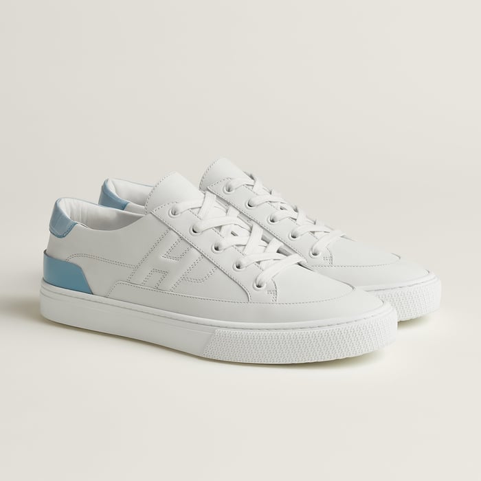 Deep sneaker