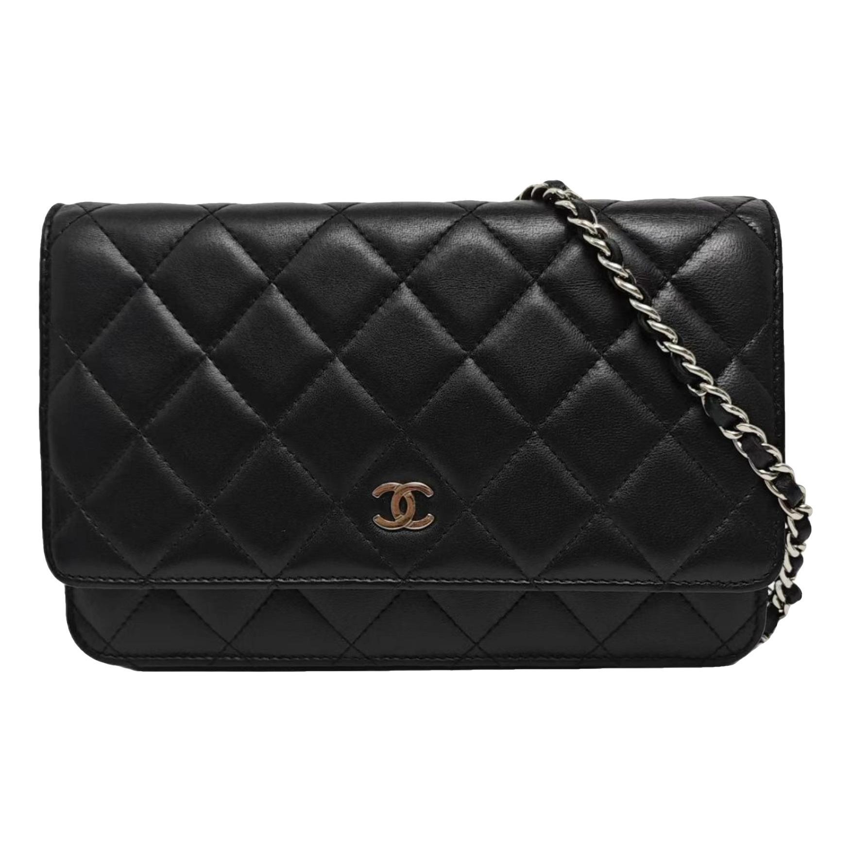 Wallet On Chain leather crossbody bag